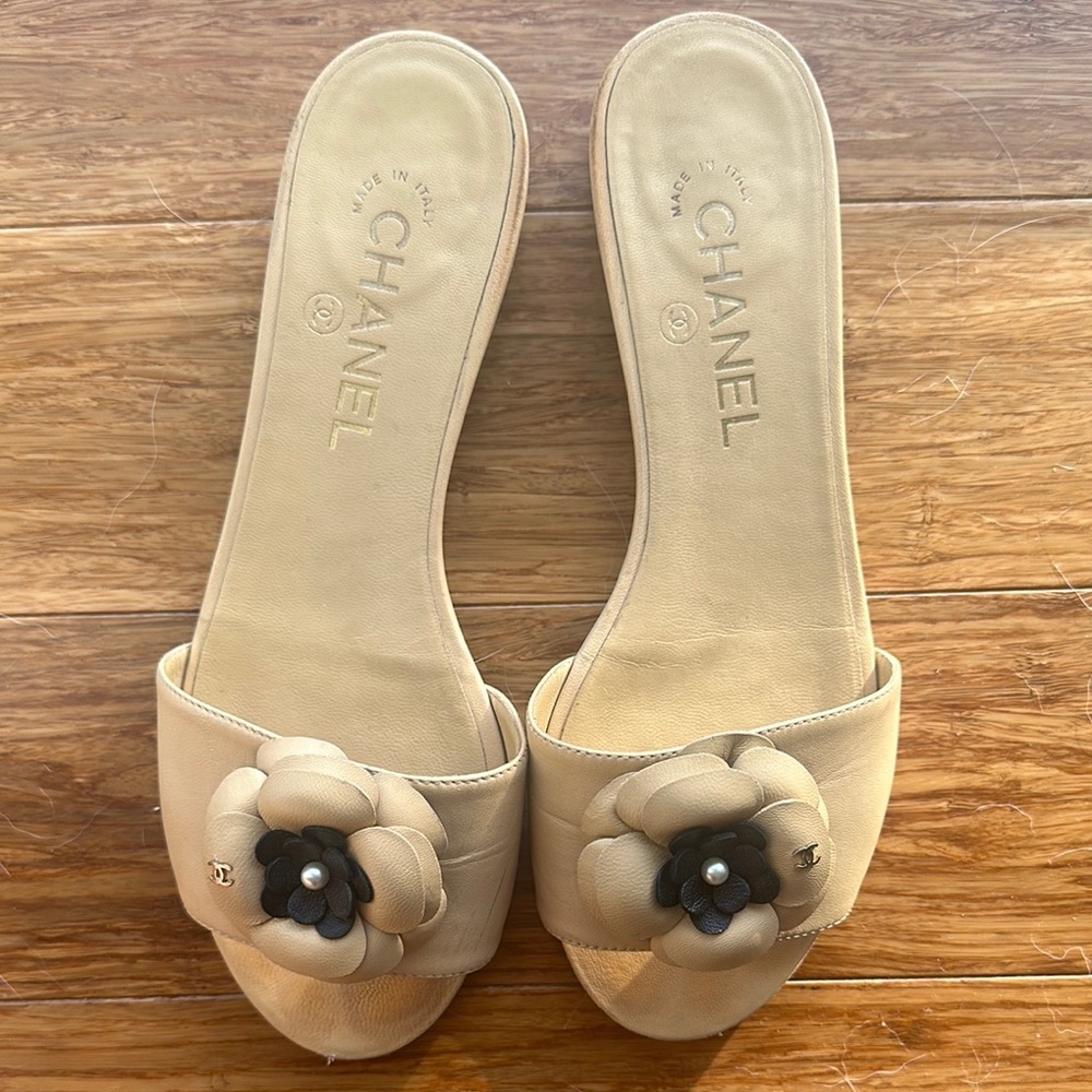 Chanel Cream Women's Slide Sandals